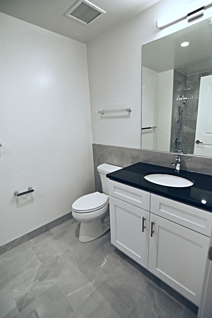 Chicago Apartment: 3817 - 45 N. BROADWAY ST