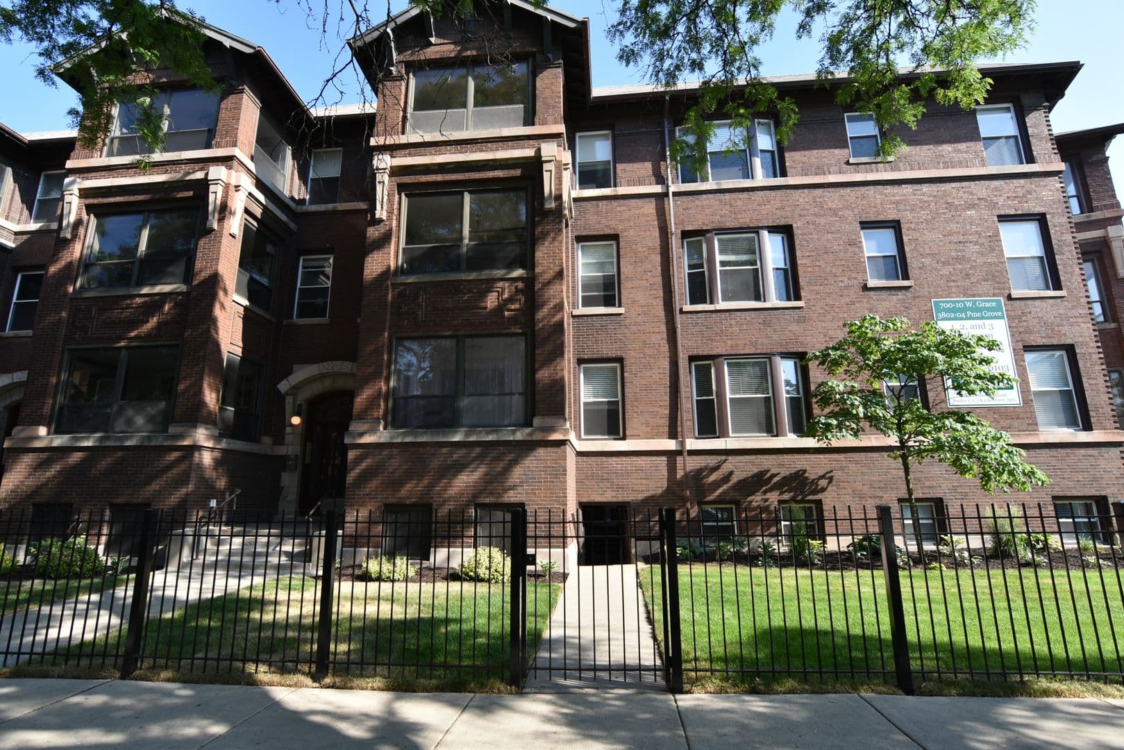 Chicago Apartment: 700 W. Grace