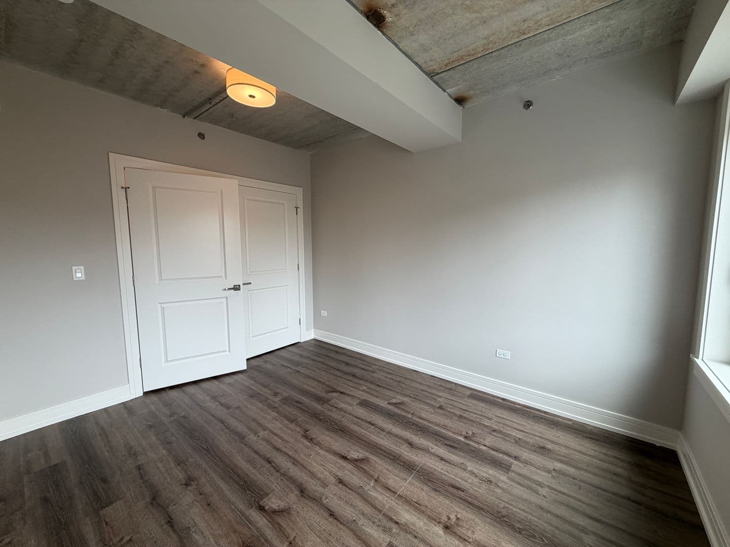 Chicago Apartment: 952 W. Carmen Ave.