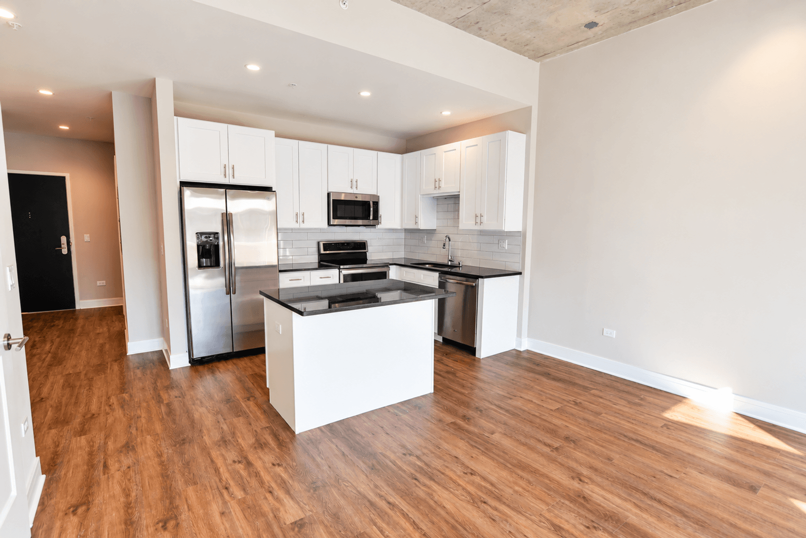 Chicago Apartment: 3817 - 45 N. BROADWAY ST