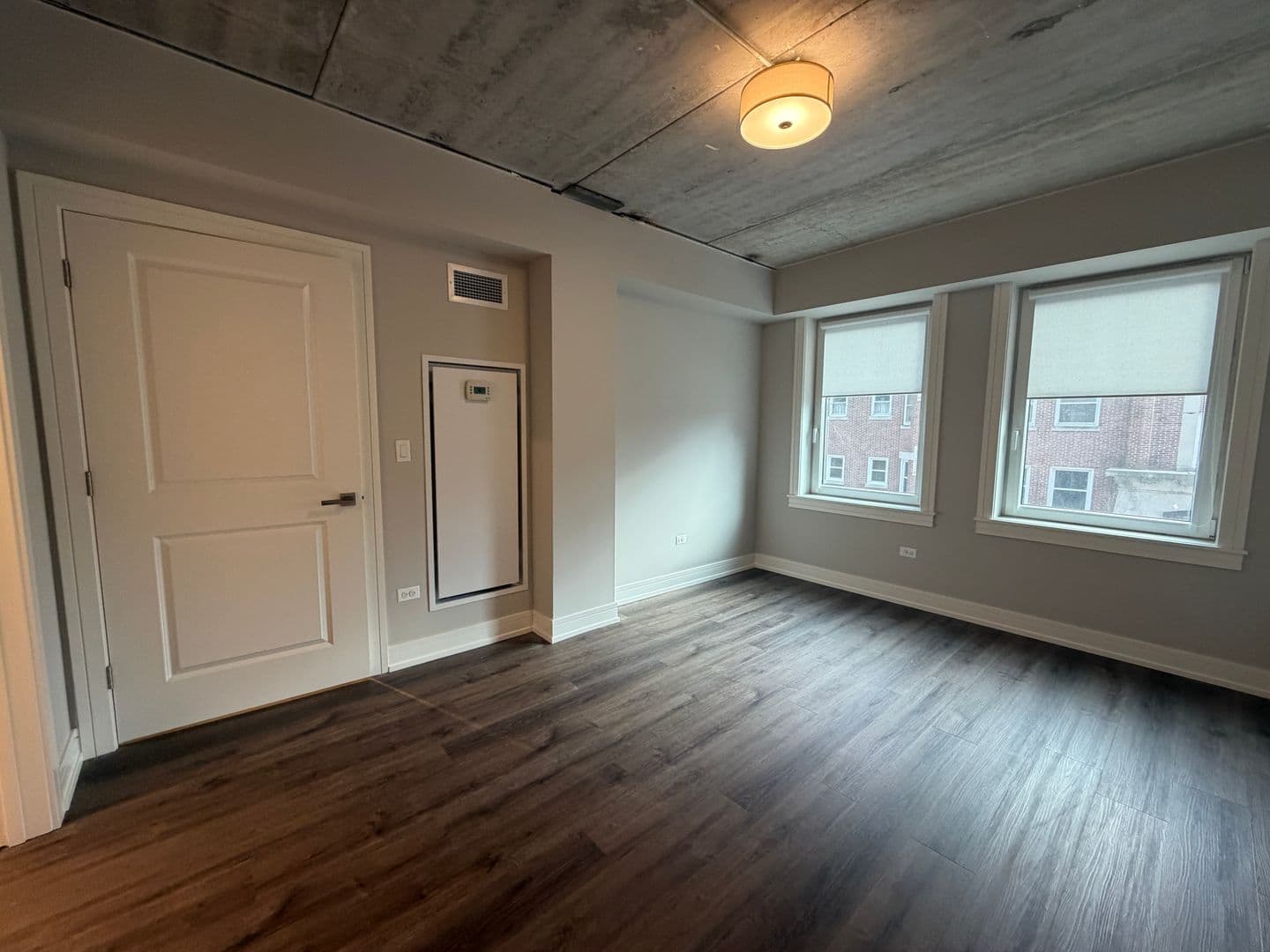 Chicago Apartment: 952 W. Carmen Ave.