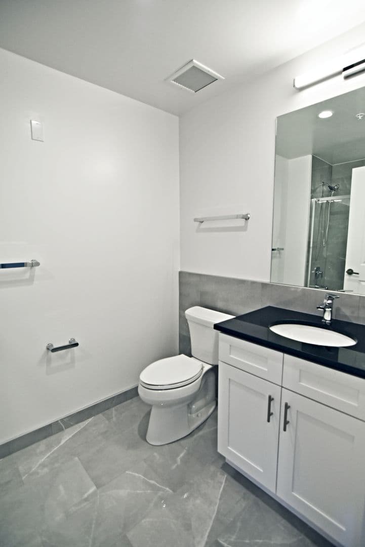 Chicago Apartment: 3817 - 45 N. BROADWAY ST