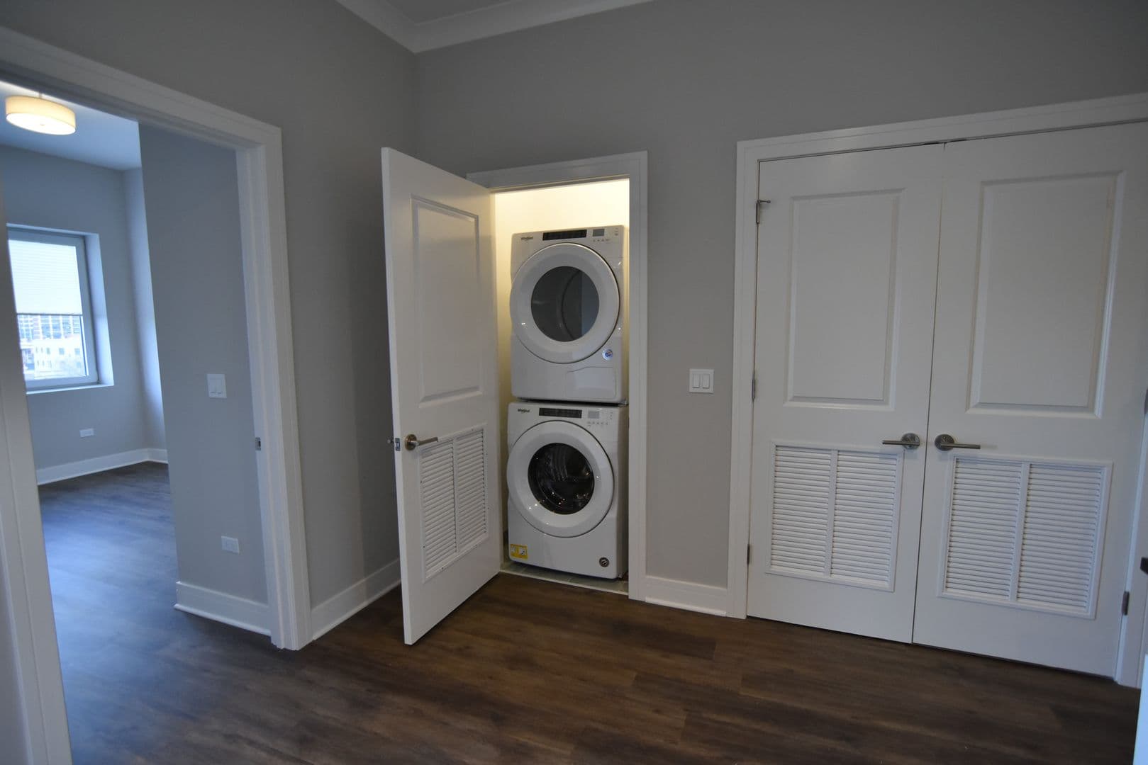 Chicago Apartment: 927 W. Irving Park