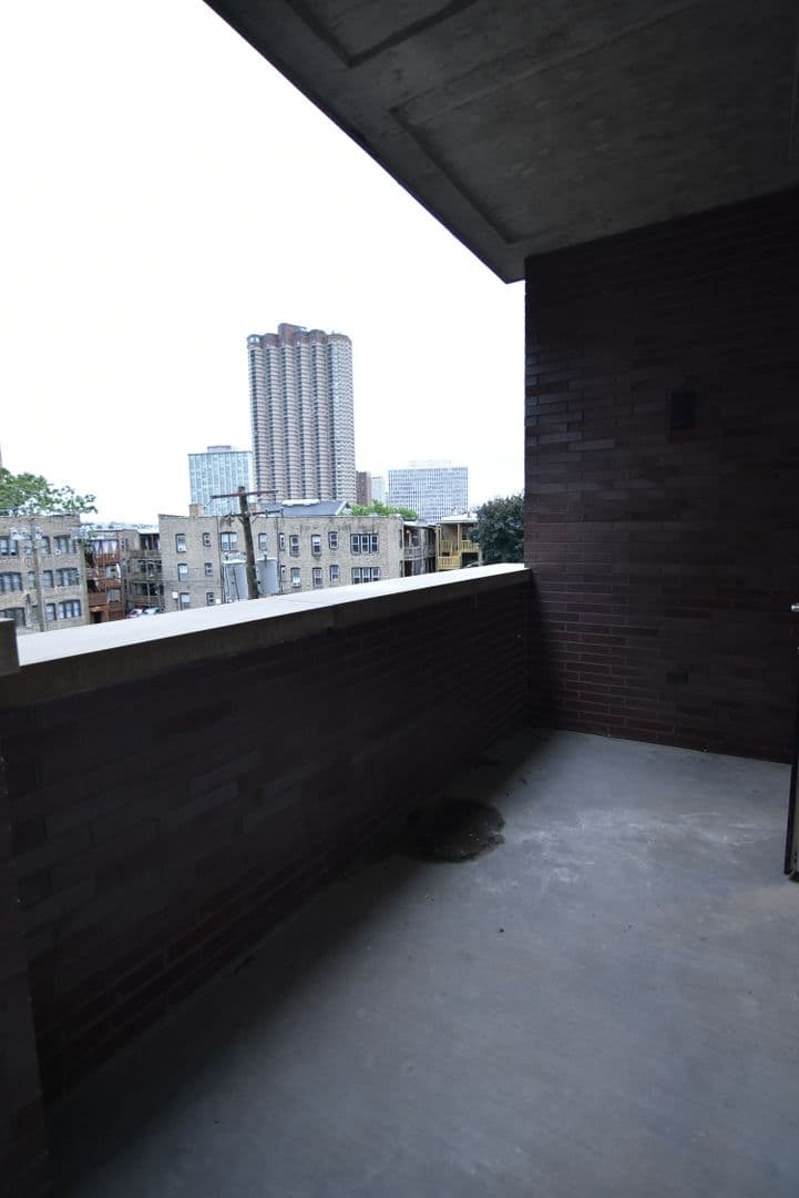 Chicago Apartment: 3817 - 45 N. BROADWAY ST