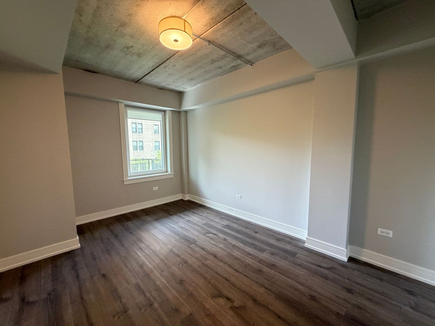 Chicago Apartment: 952 W. Carmen Ave.