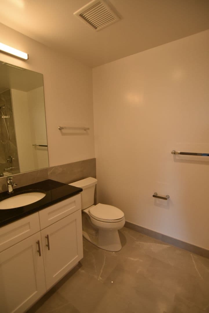 Chicago Apartment: 3817 - 45 N. BROADWAY ST