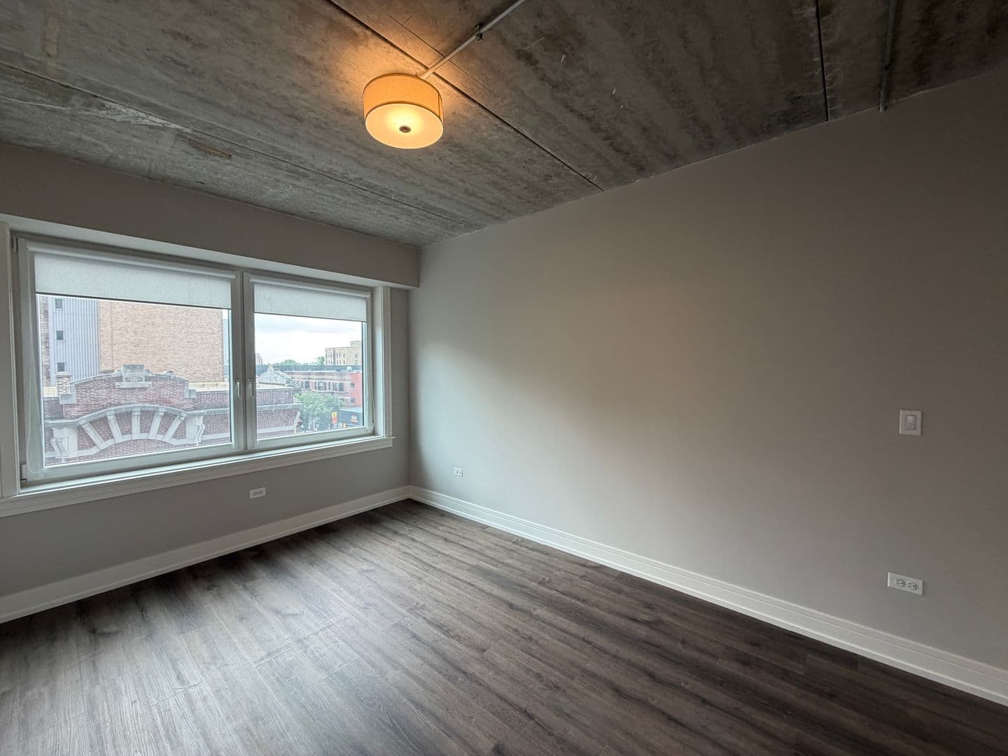 Chicago Apartment: 952 W. Carmen Ave.