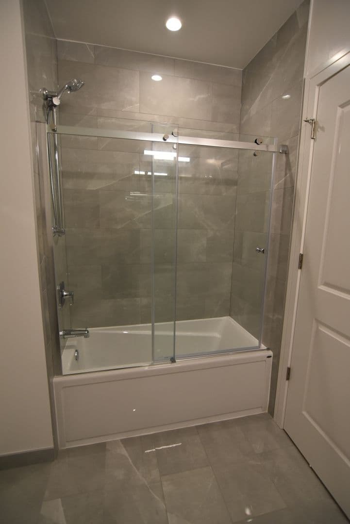 Chicago Apartment: 927 W. Irving Park