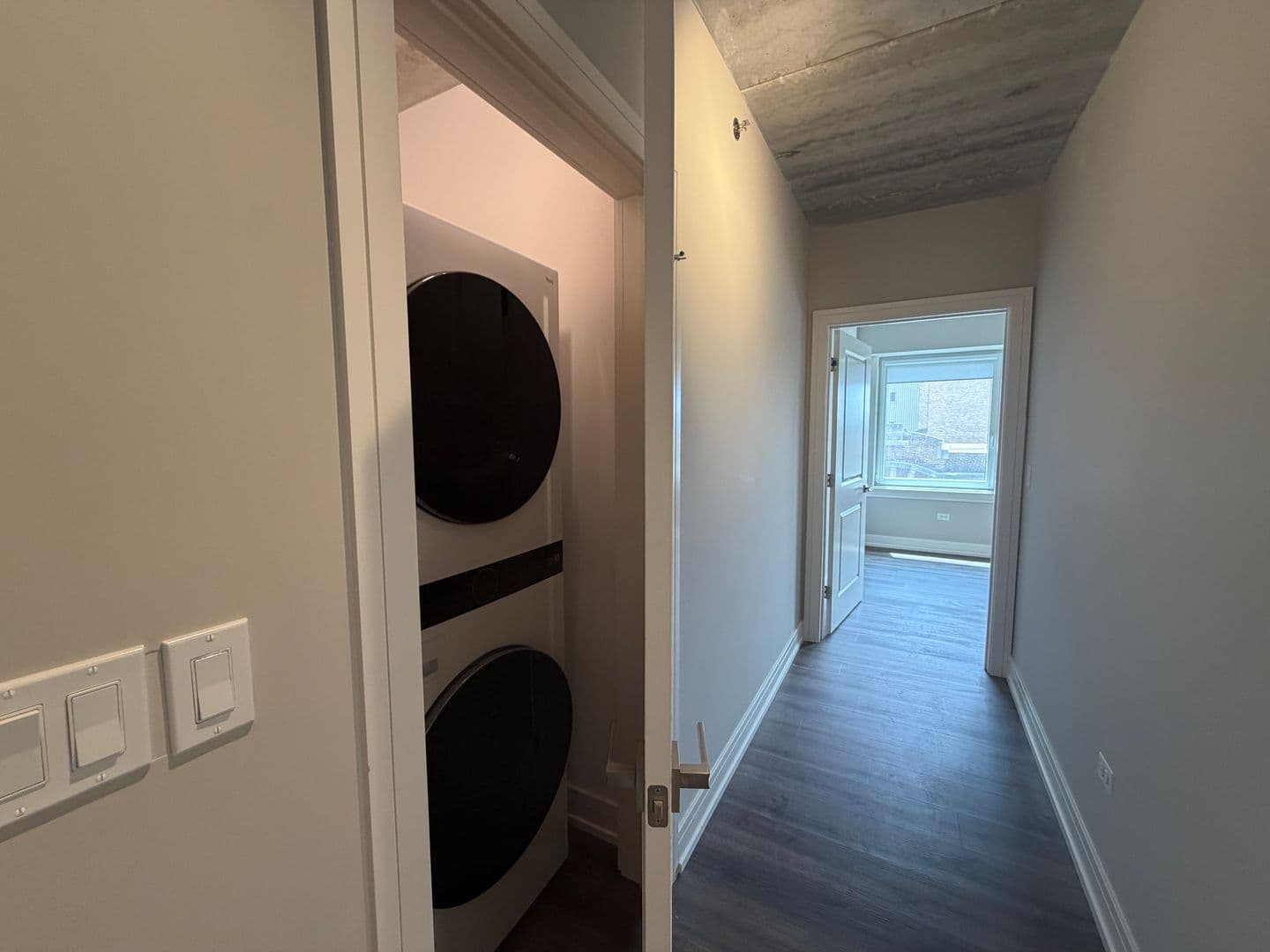 Chicago Apartment: 952 W. Carmen Ave.