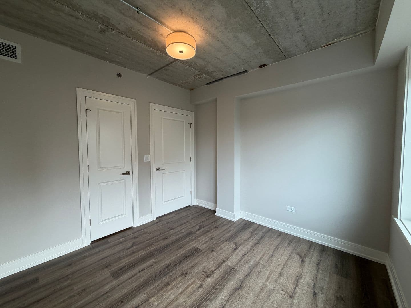 Chicago Apartment: 952 W. Carmen Ave.