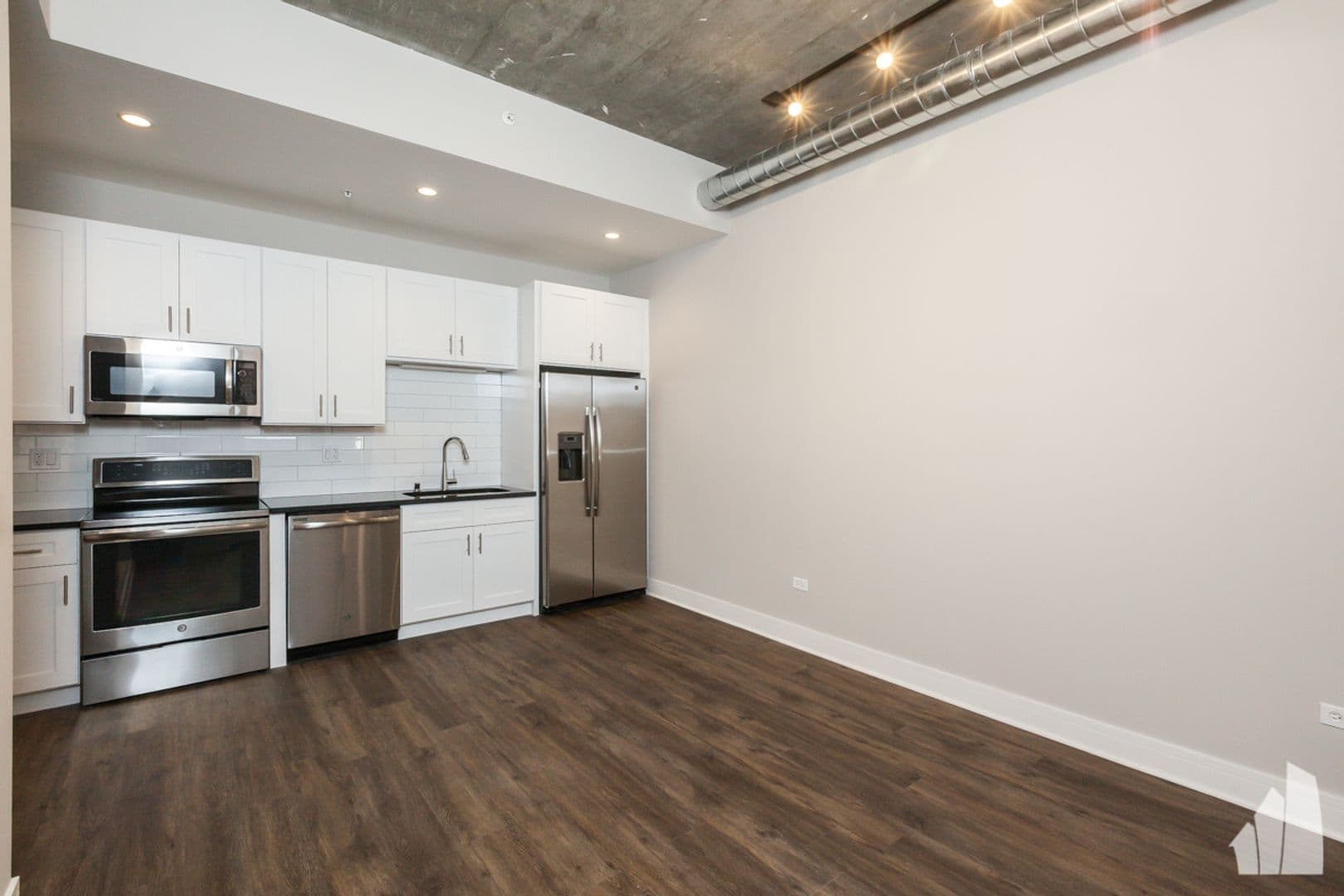 Chicago Apartment: 3817 - 45 N. BROADWAY ST