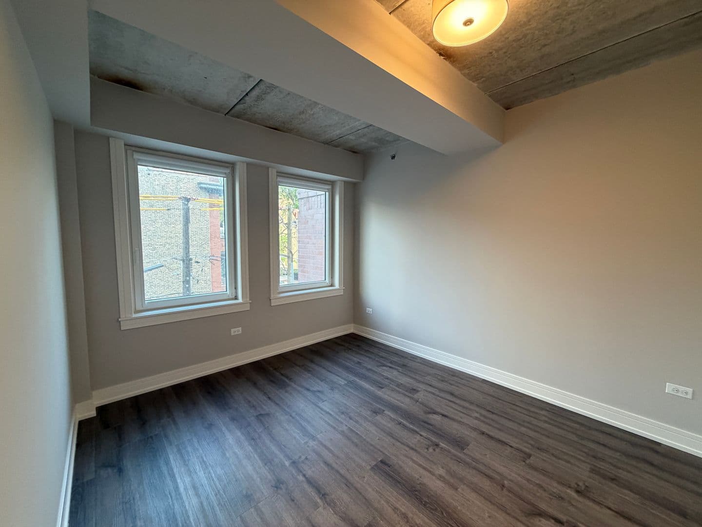 Chicago Apartment: 952 W. Carmen Ave.