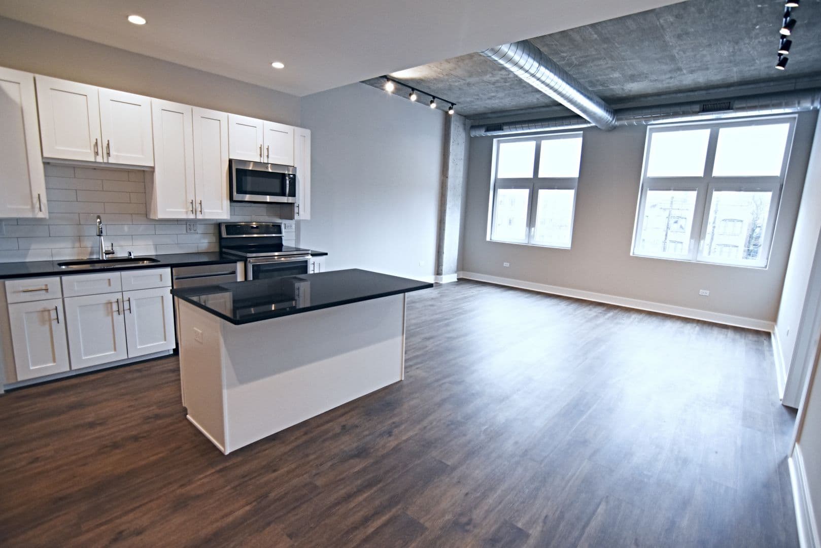 Chicago Apartment: 3817 - 45 N. BROADWAY ST