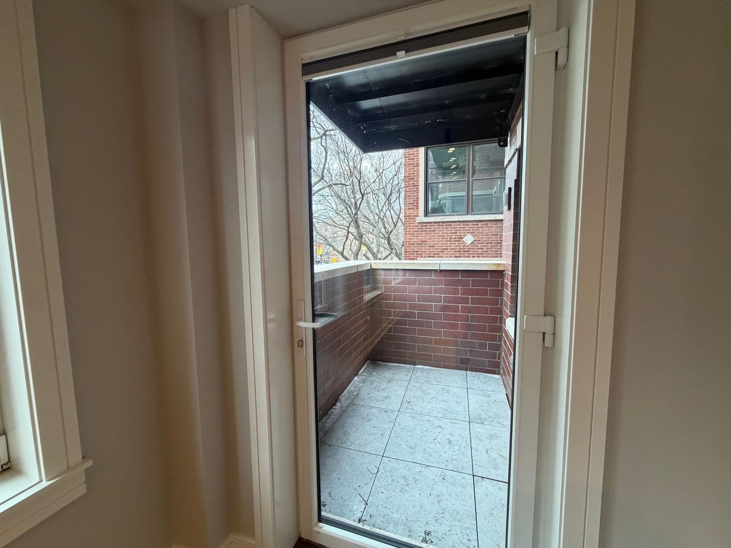 Chicago Apartment: 952 W. Carmen Ave.