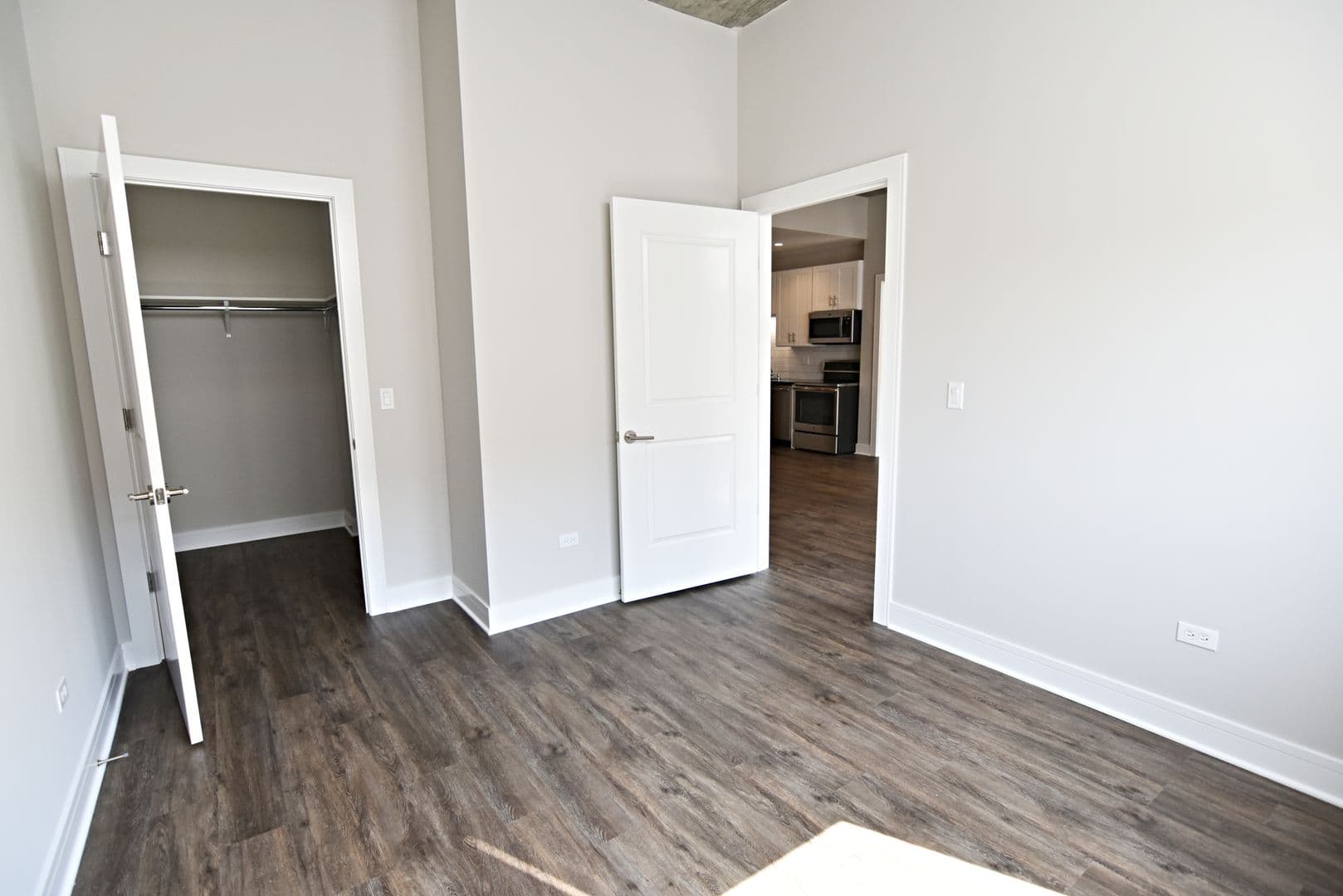 Chicago Apartment: 3817 - 45 N. BROADWAY ST