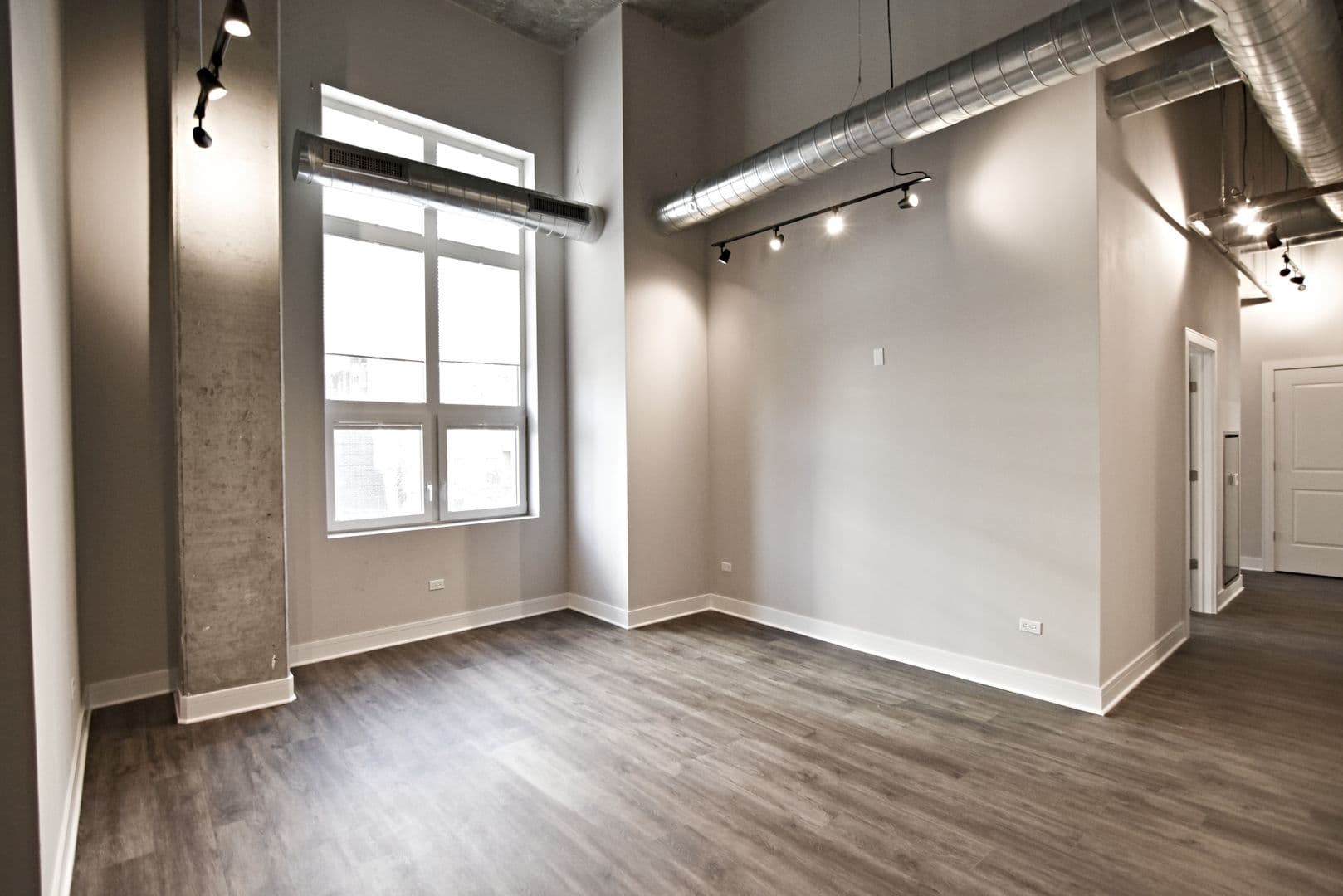 Chicago Apartment: 3817 - 45 N. BROADWAY ST