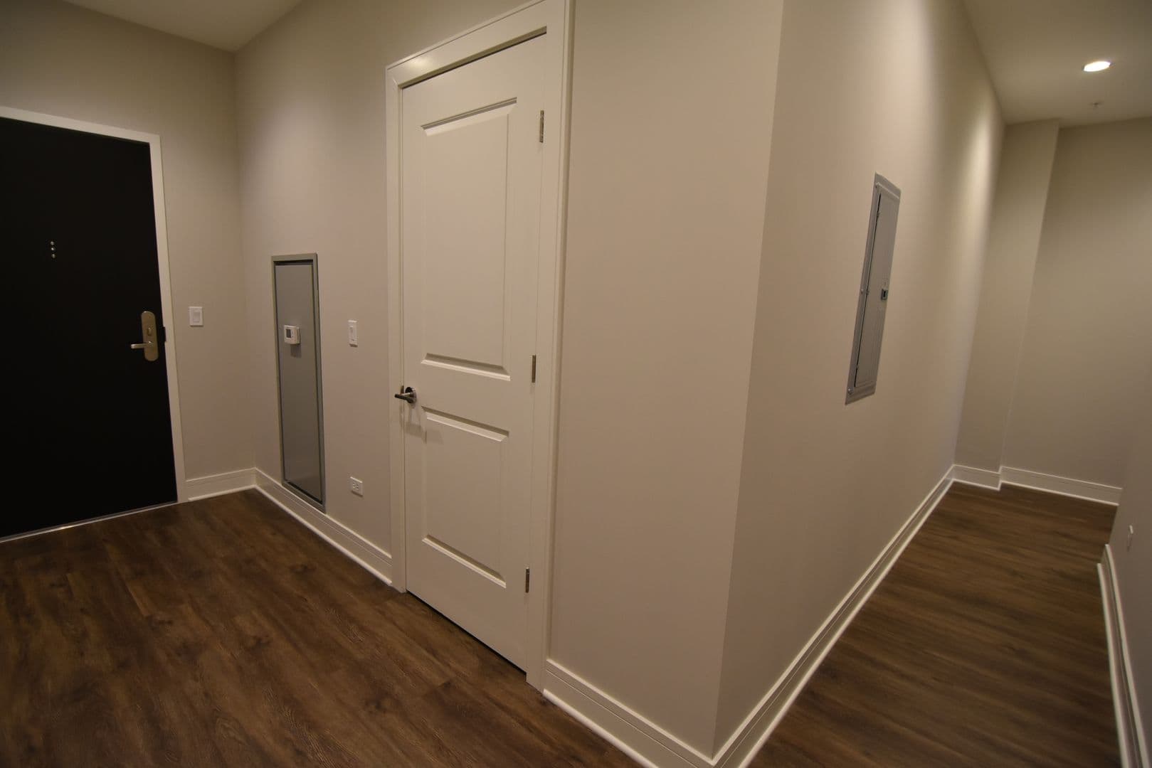 Chicago Apartment: 3817 - 45 N. BROADWAY ST