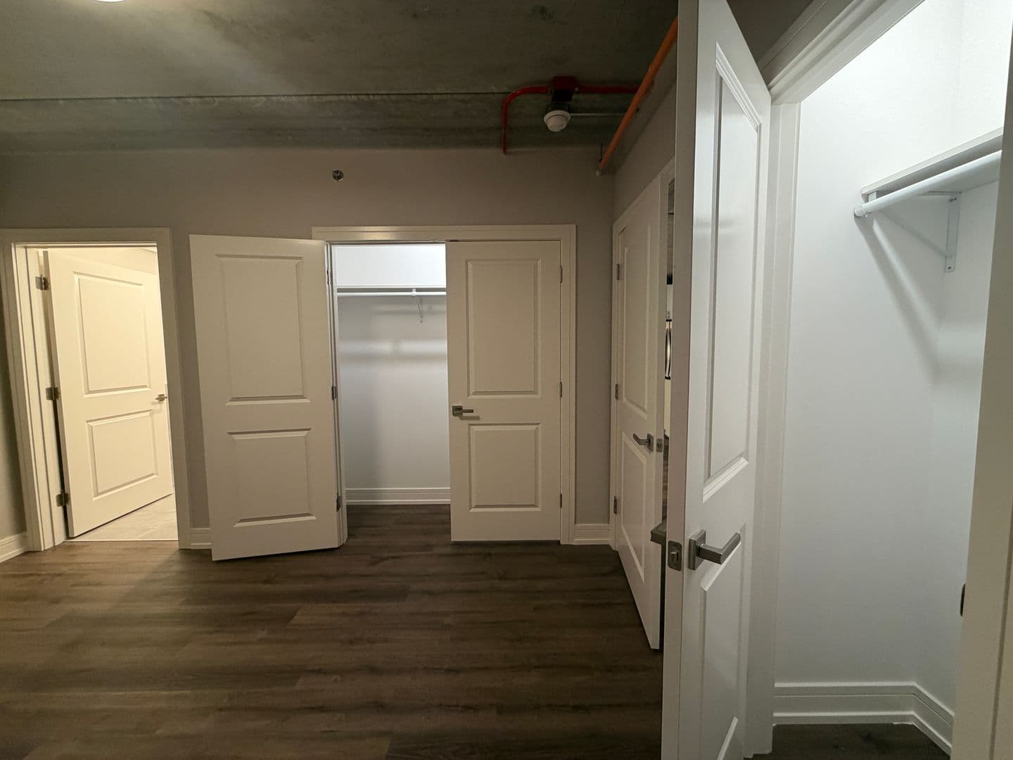 Chicago Apartment: 952 W. Carmen Ave.