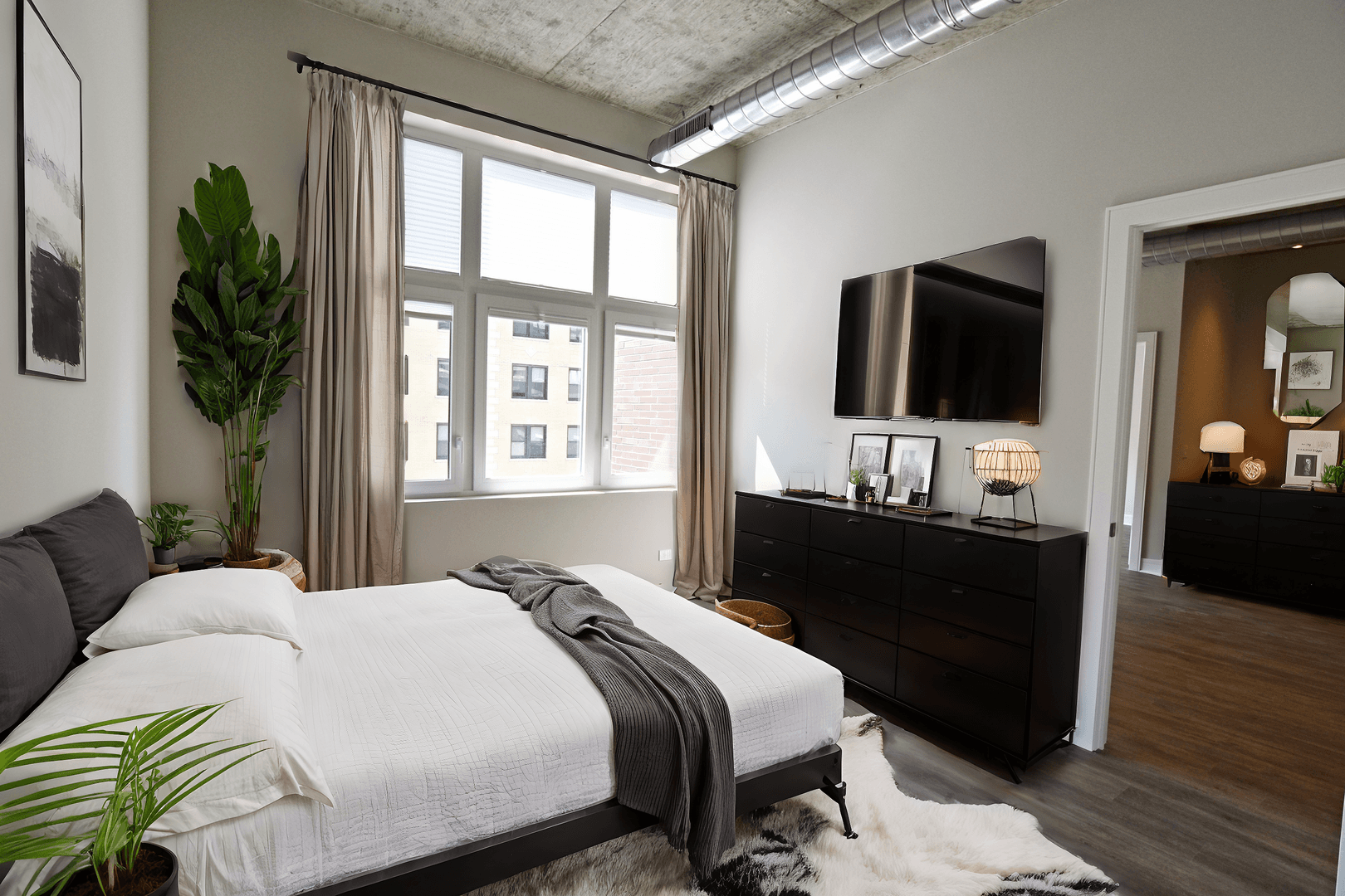 Chicago Apartment: 3817 - 45 N. BROADWAY ST