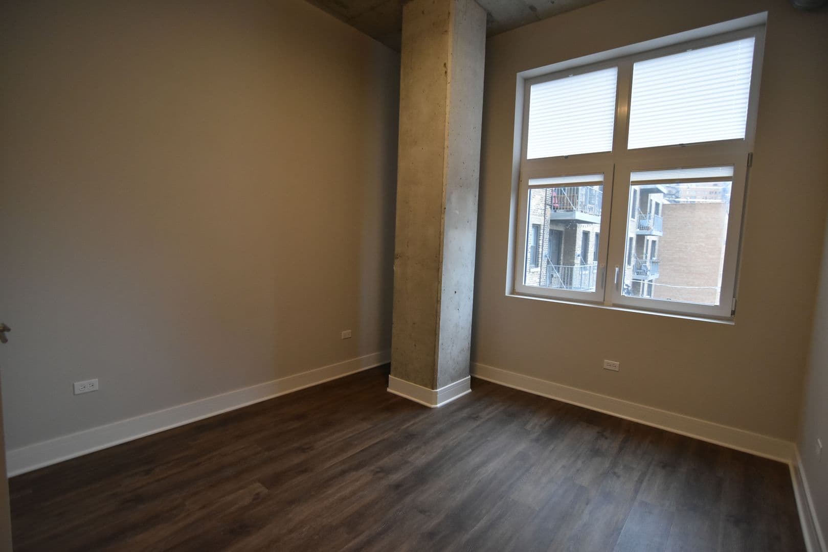 Chicago Apartment: 3817 - 45 N. BROADWAY ST