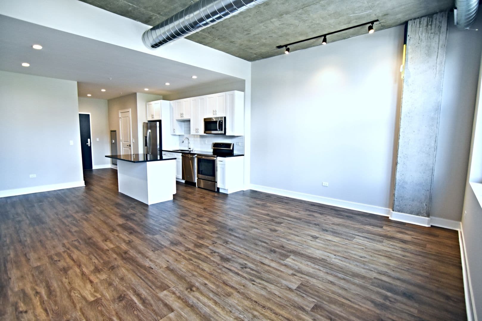 Chicago Apartment: 3817 - 45 N. BROADWAY ST