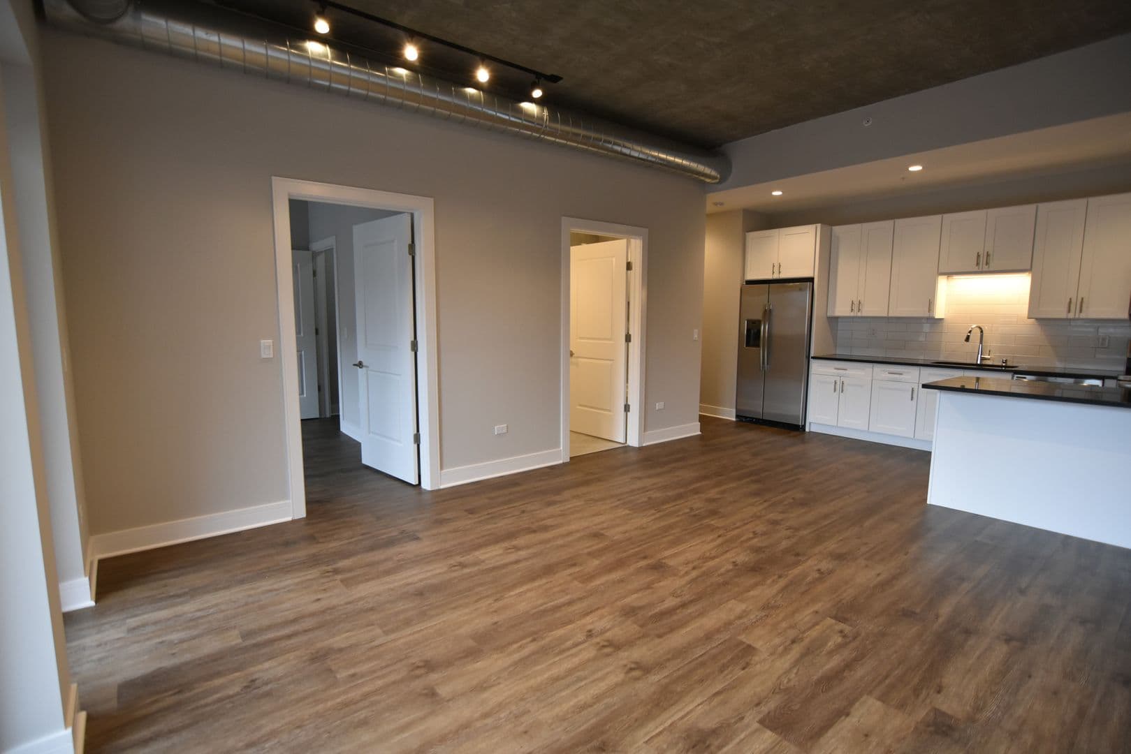 Chicago Apartment: 3817 - 45 N. BROADWAY ST