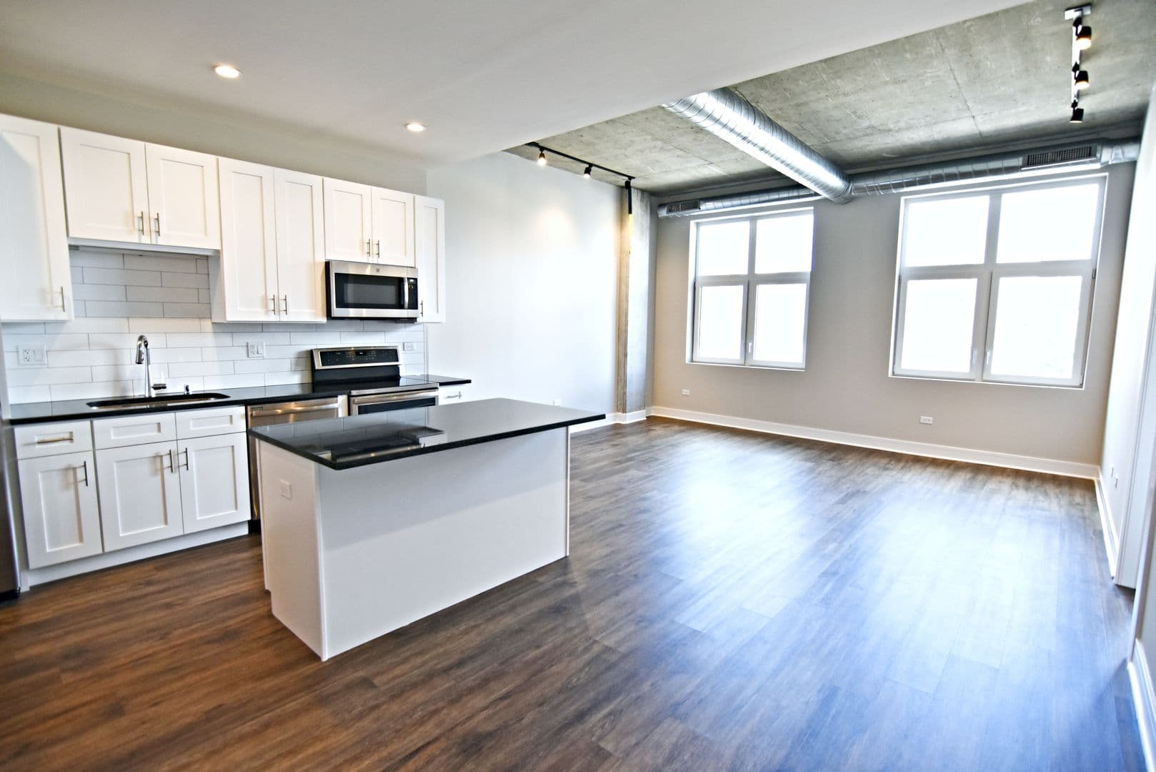 Chicago Apartment: 3817 - 45 N. BROADWAY ST