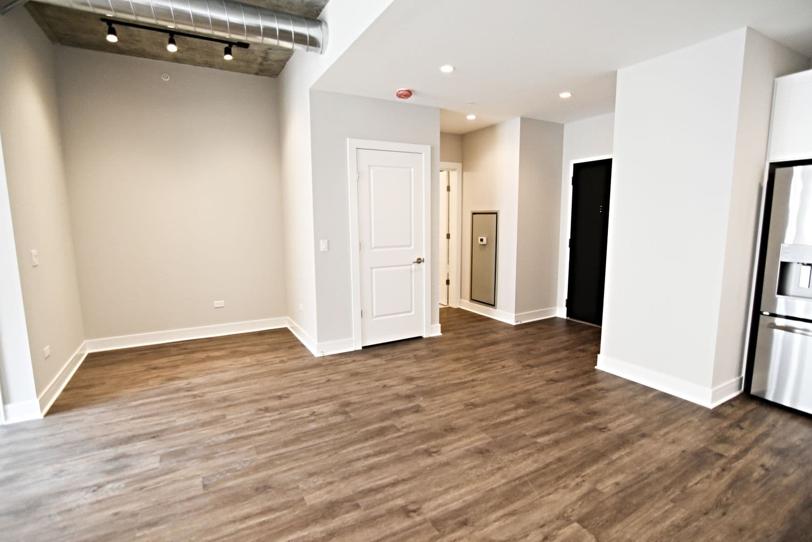 Chicago Apartment: 3817 - 45 N. BROADWAY ST