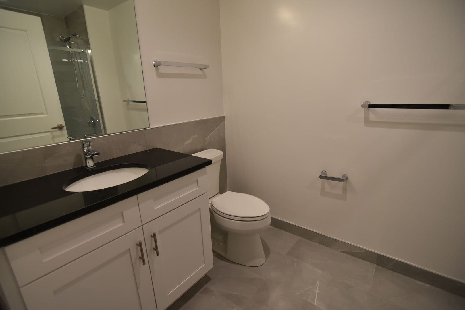 Chicago Apartment: 3817 - 45 N. BROADWAY ST