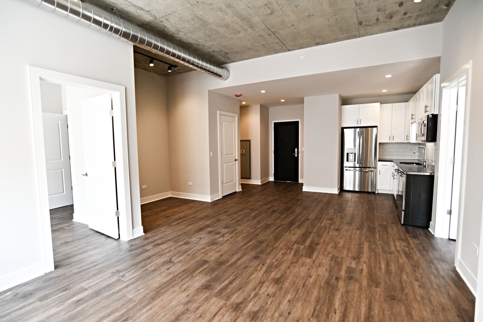 Chicago Apartment: 3817 - 45 N. BROADWAY ST