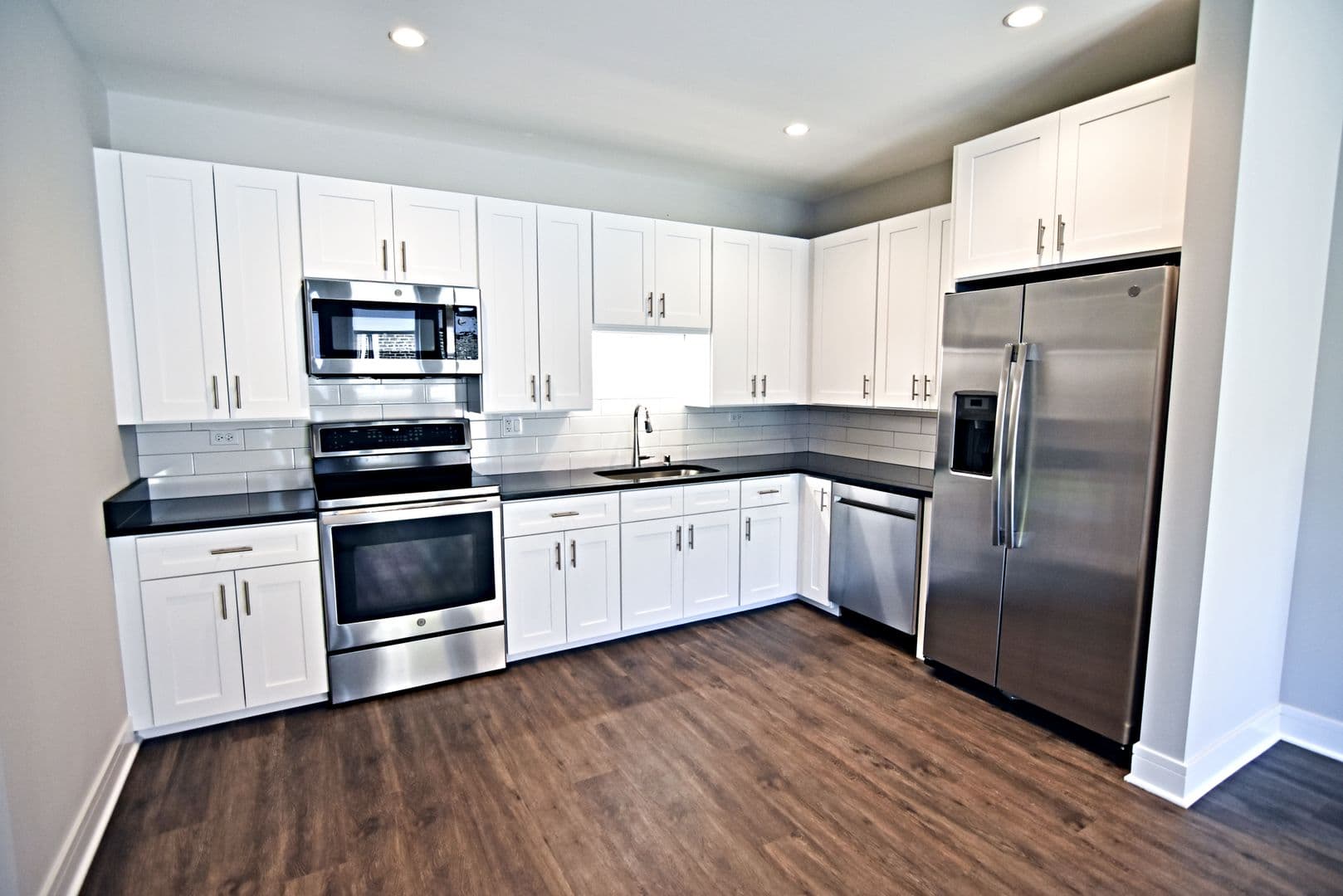 Chicago Apartment: 3817 - 45 N. BROADWAY ST