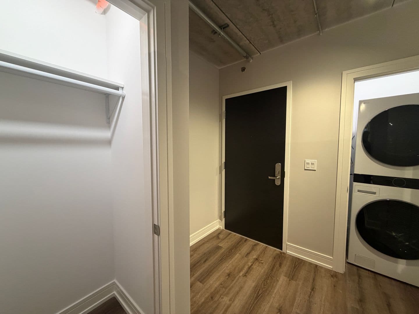 Chicago Apartment: 952 W. Carmen Ave.