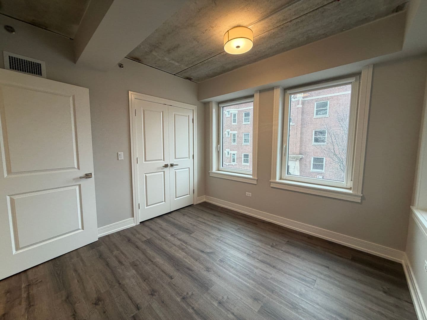 Chicago Apartment: 952 W. Carmen Ave.
