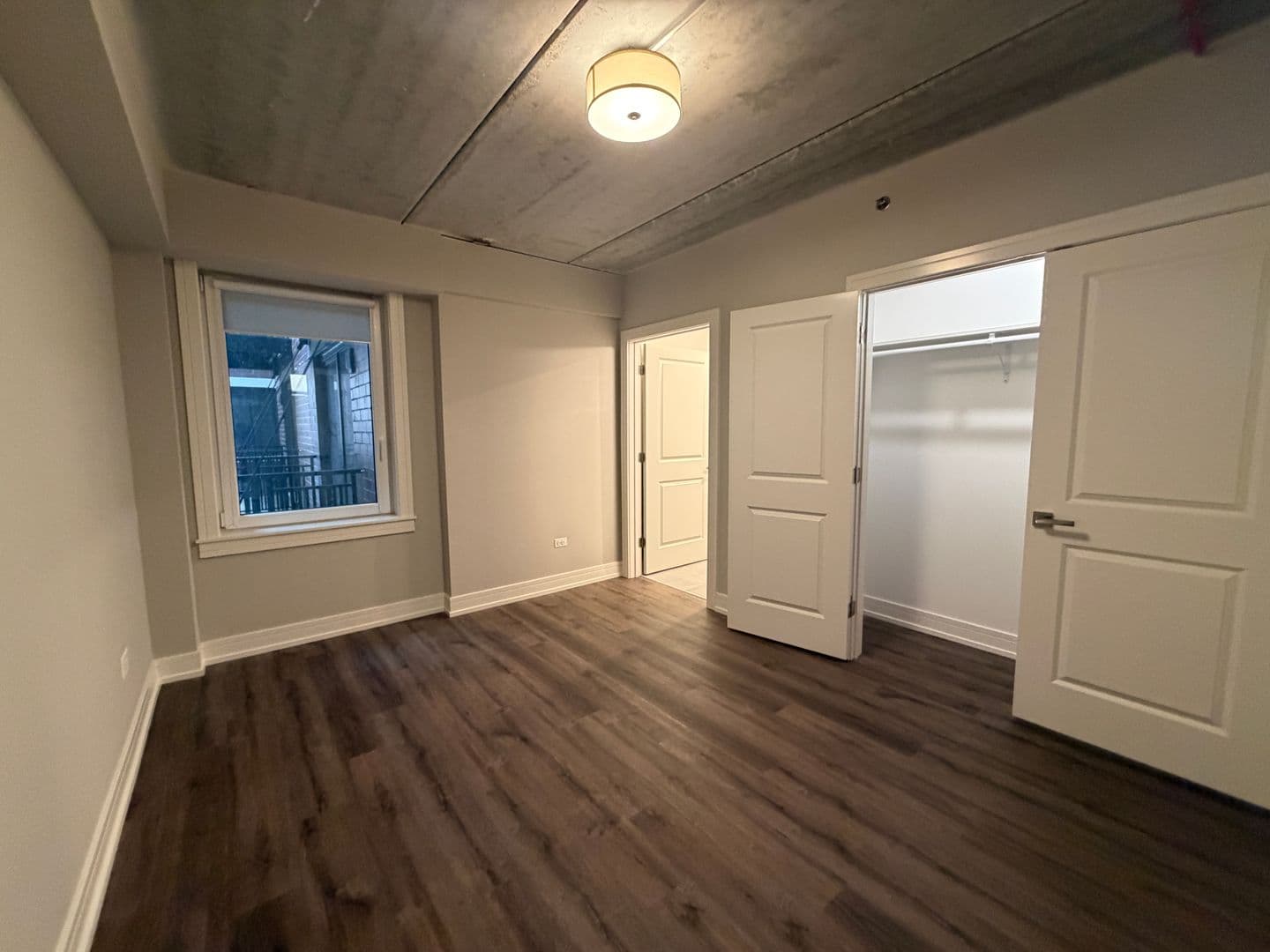 Chicago Apartment: 952 W. Carmen Ave.