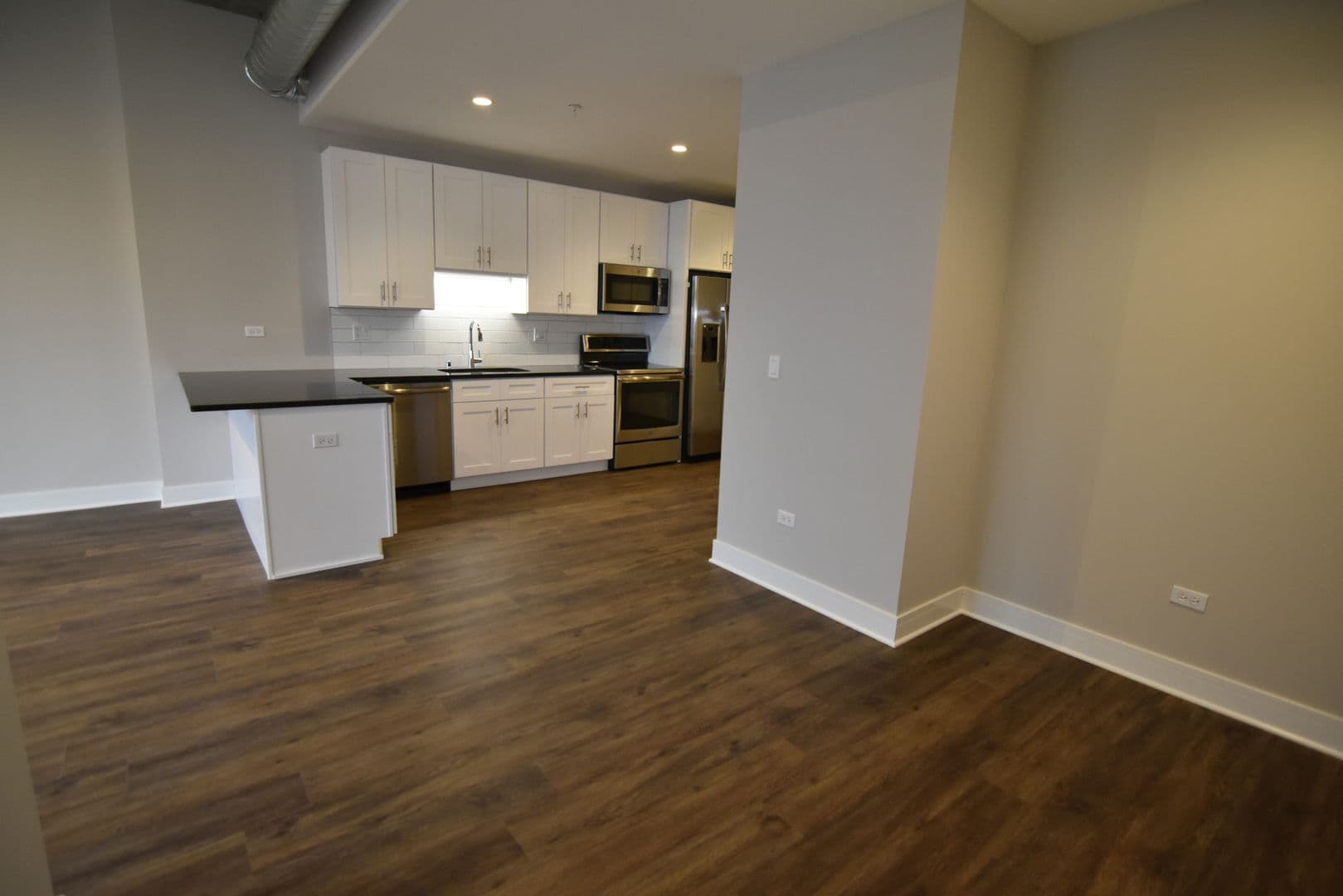 Chicago Apartment: 3817 - 45 N. BROADWAY ST