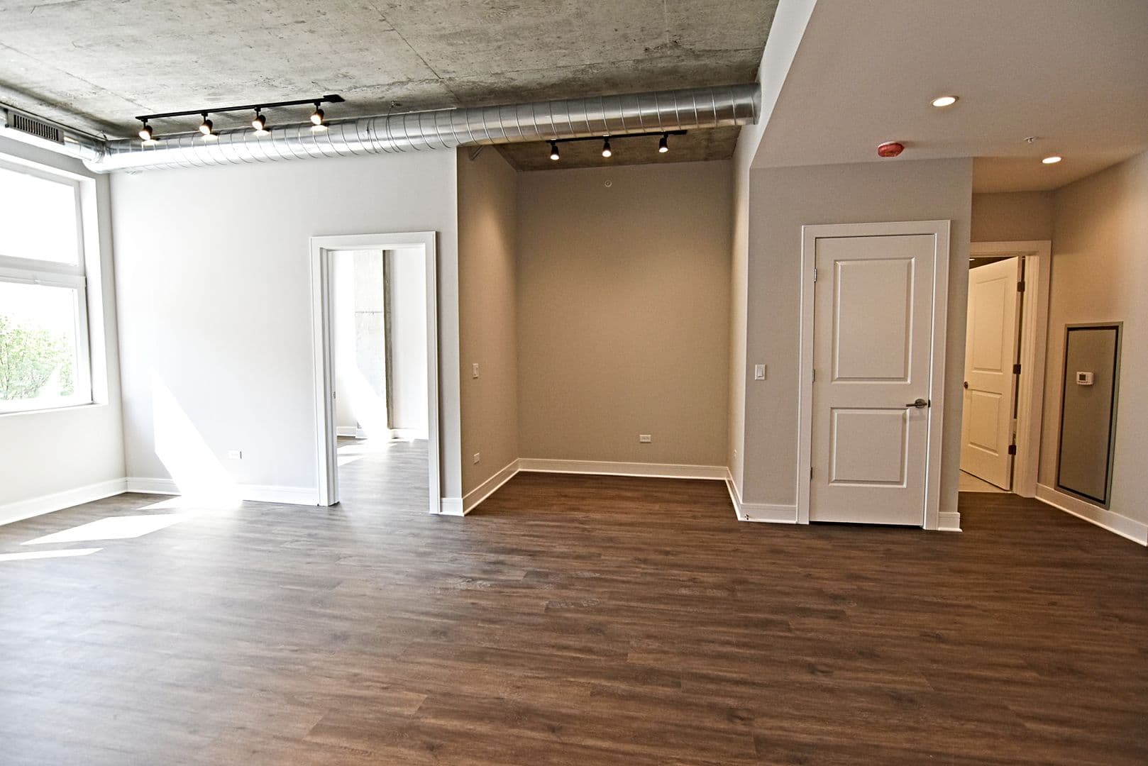 Chicago Apartment: 3817 - 45 N. BROADWAY ST