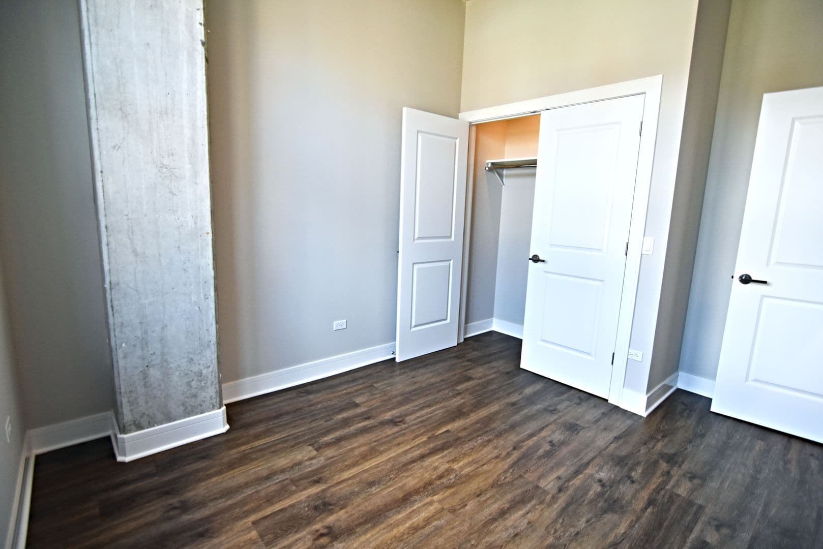 Chicago Apartment: 3817 - 45 N. BROADWAY ST