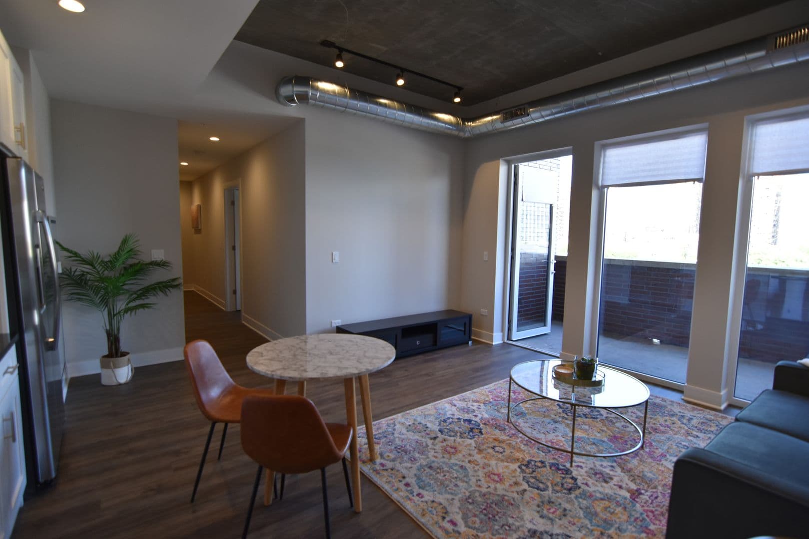 Chicago Apartment: 3817 - 45 N. BROADWAY ST