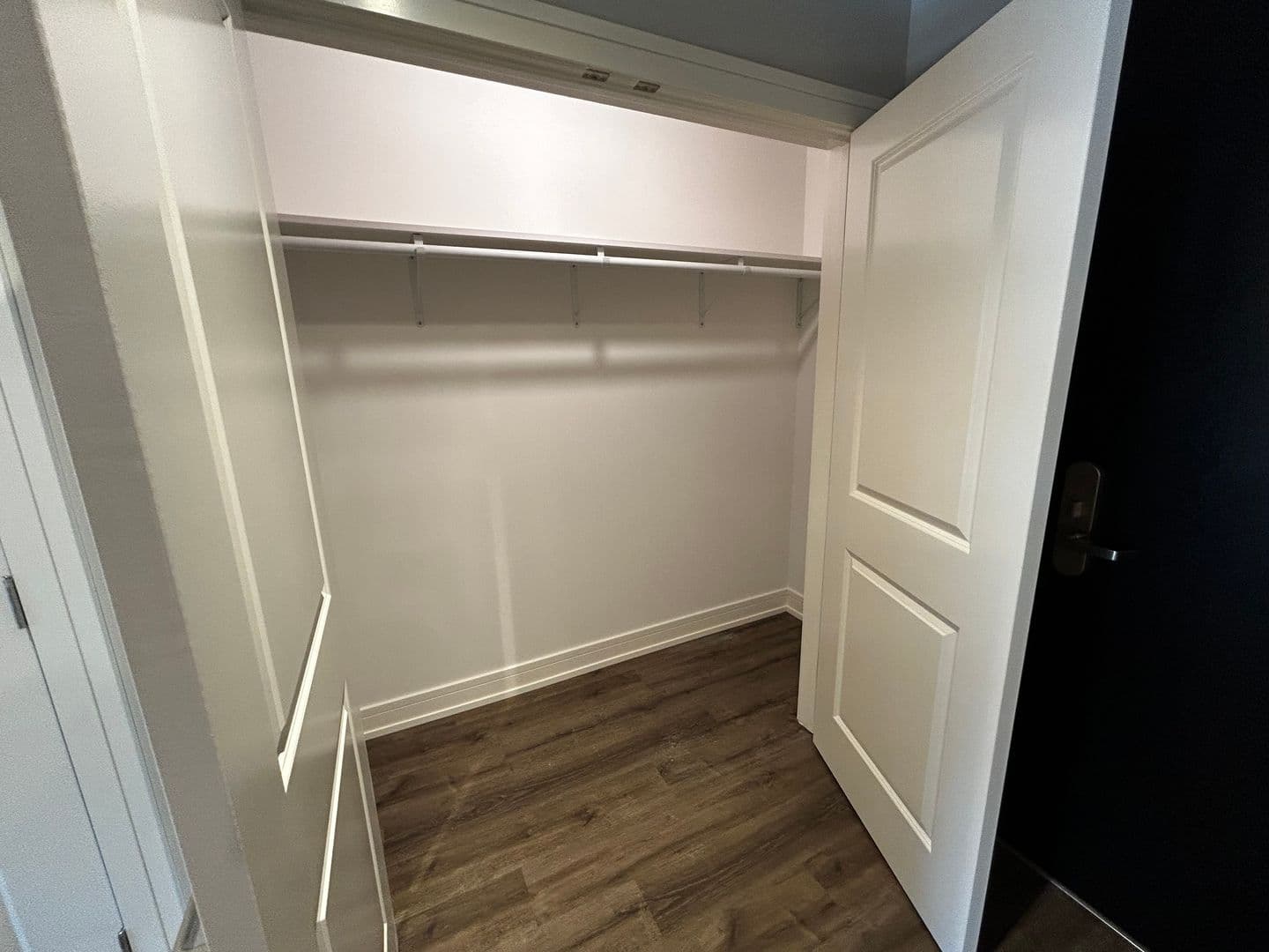 Chicago Apartment: 952 W. Carmen Ave.