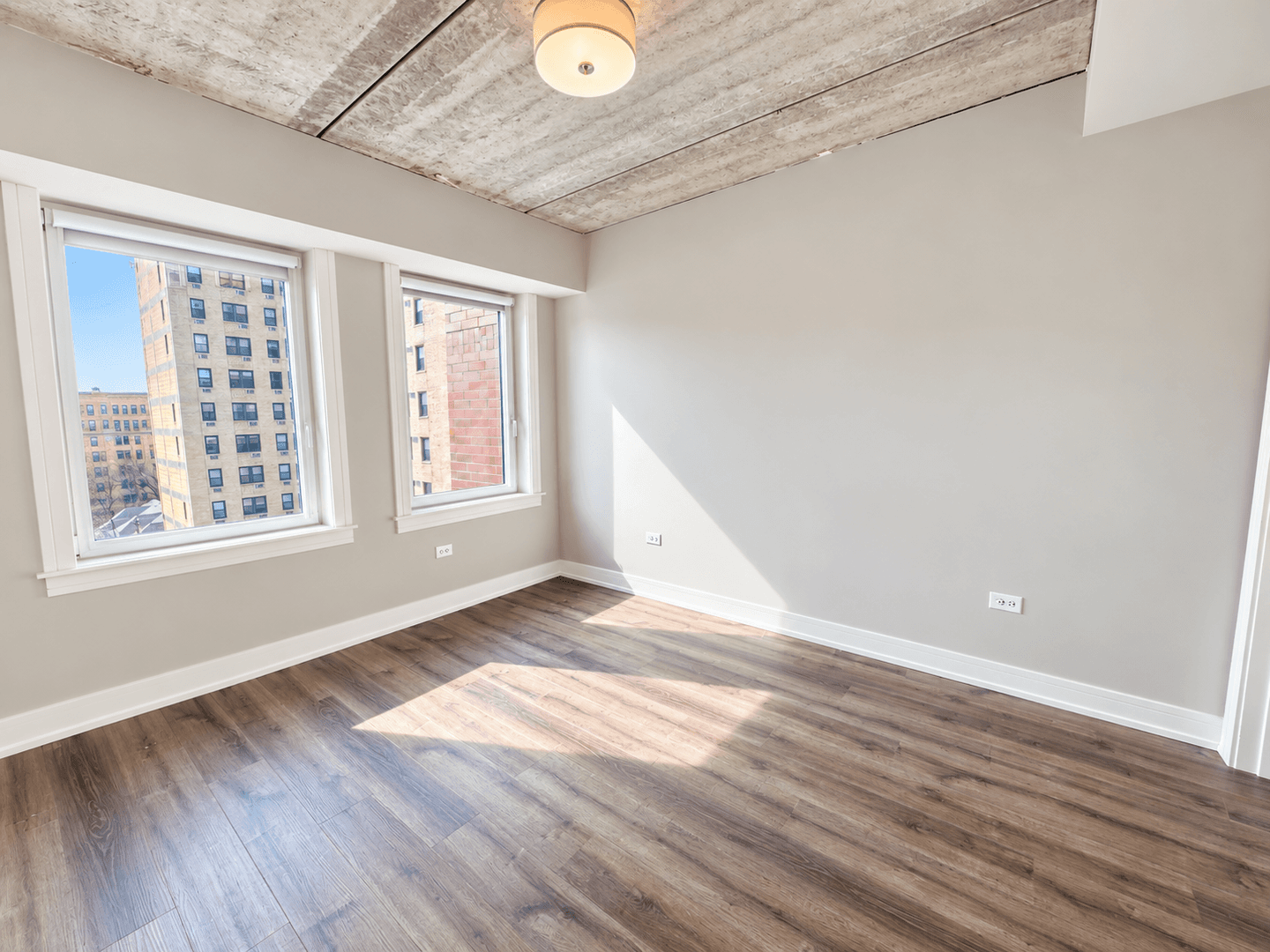 Chicago Apartment: 952 W. Carmen Ave.