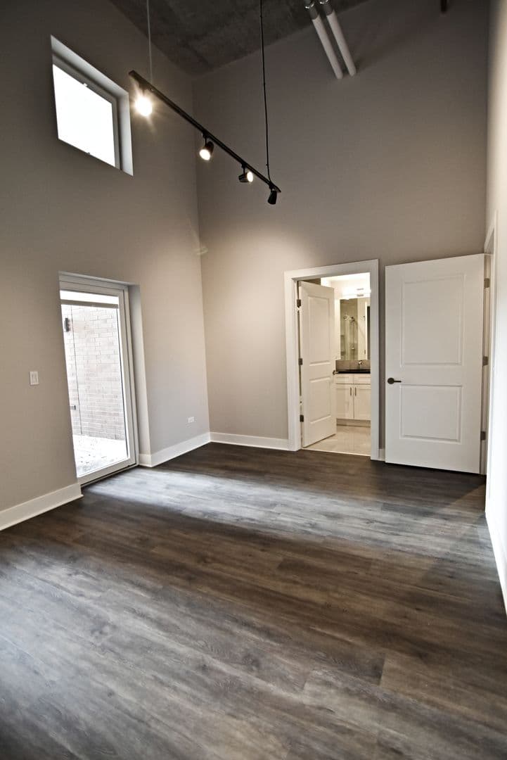 Chicago Apartment: 3817 - 45 N. BROADWAY ST