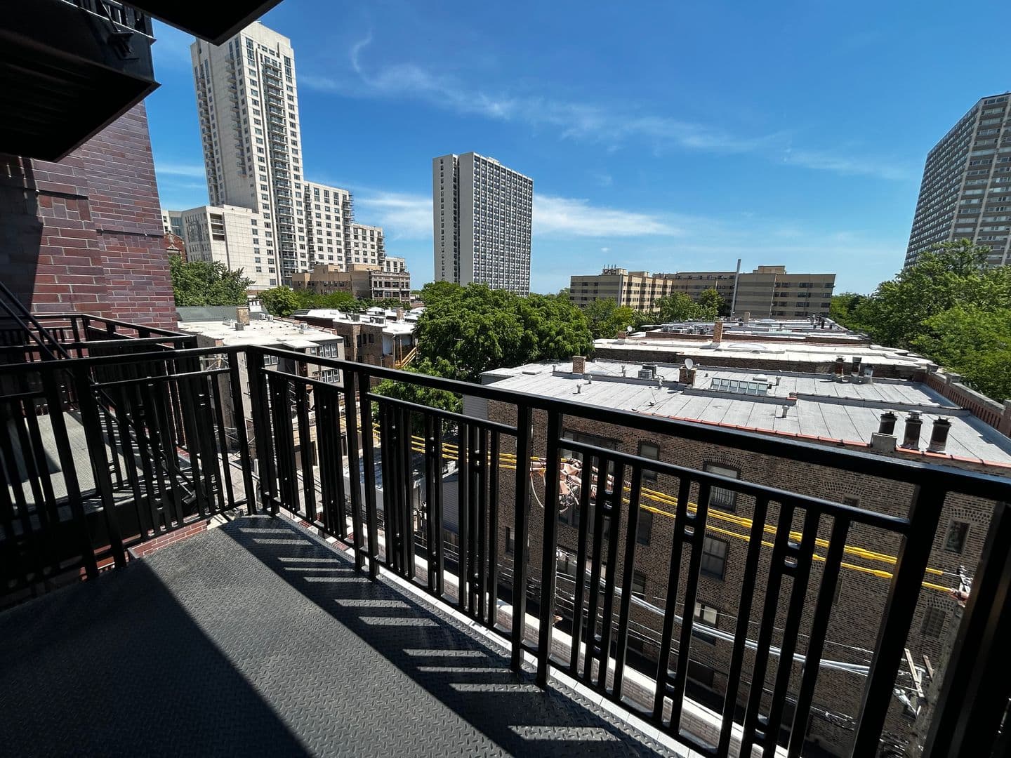 Chicago Apartment: 952 W. Carmen Ave.