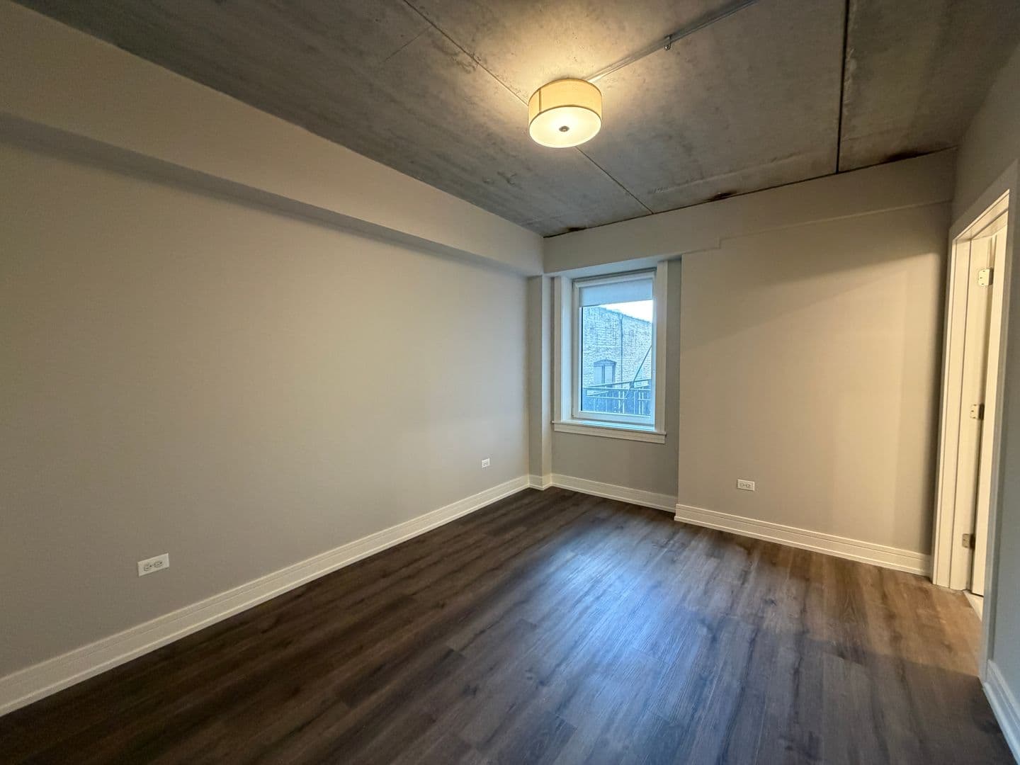 Chicago Apartment: 952 W. Carmen Ave.