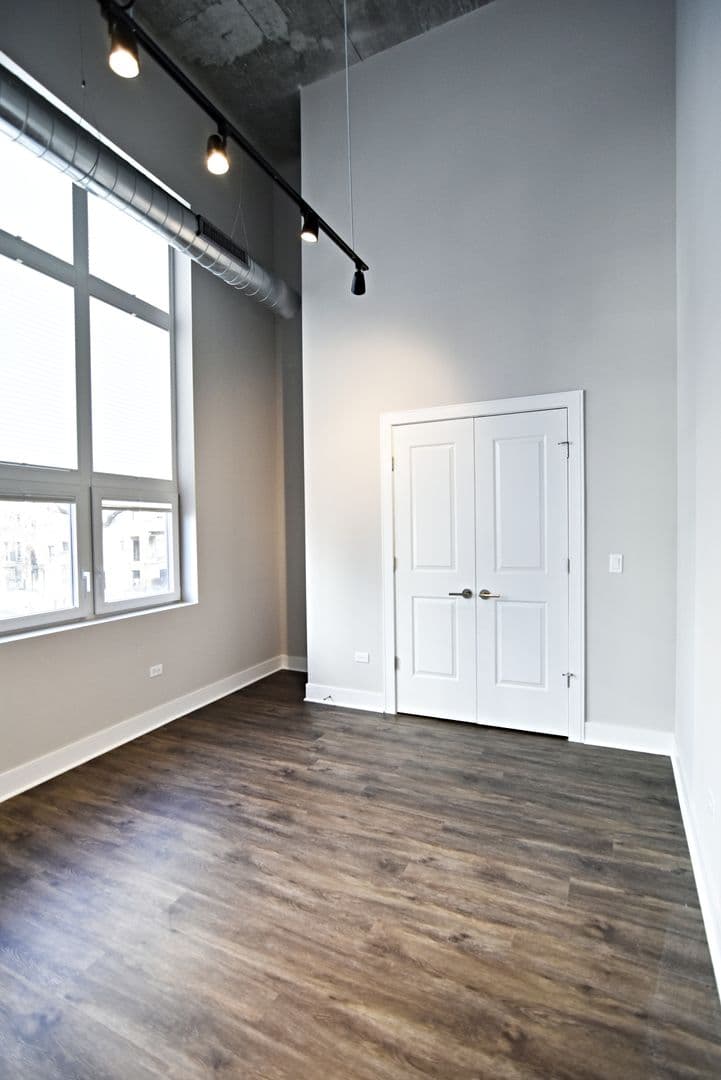 Chicago Apartment: 3817 - 45 N. BROADWAY ST