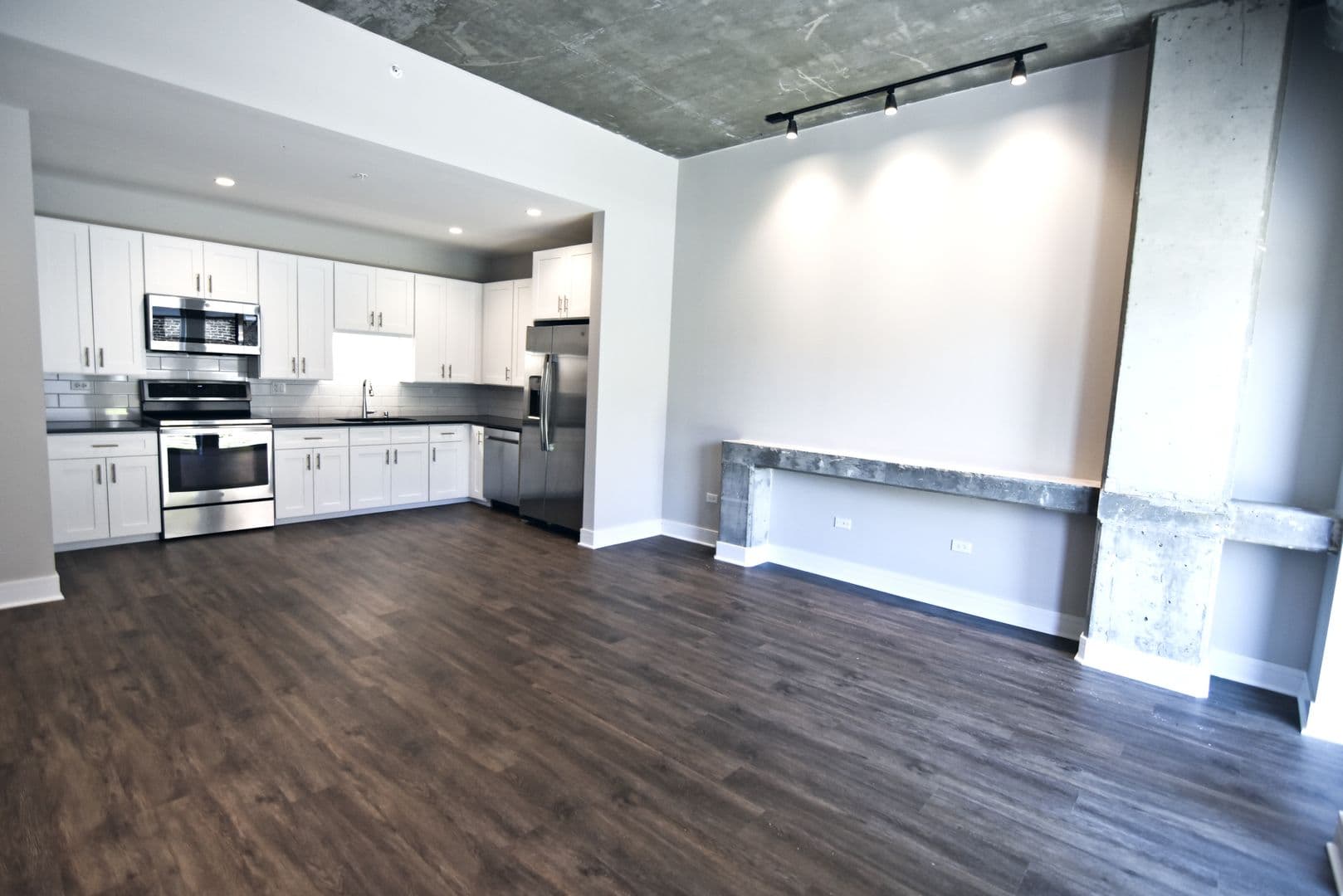 Chicago Apartment: 3817 - 45 N. BROADWAY ST