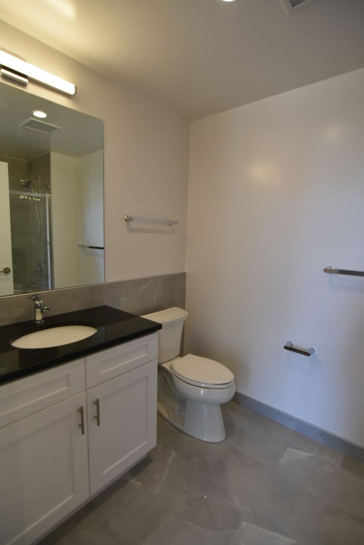 Chicago Apartment: 3817 - 45 N. BROADWAY ST
