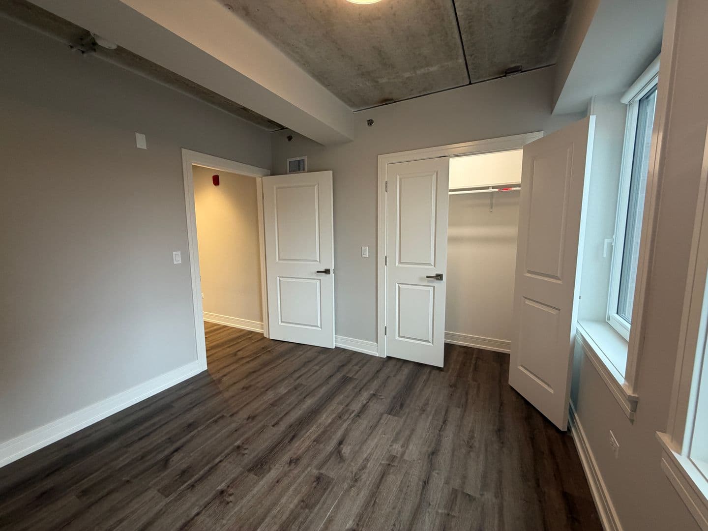Chicago Apartment: 952 W. Carmen Ave.