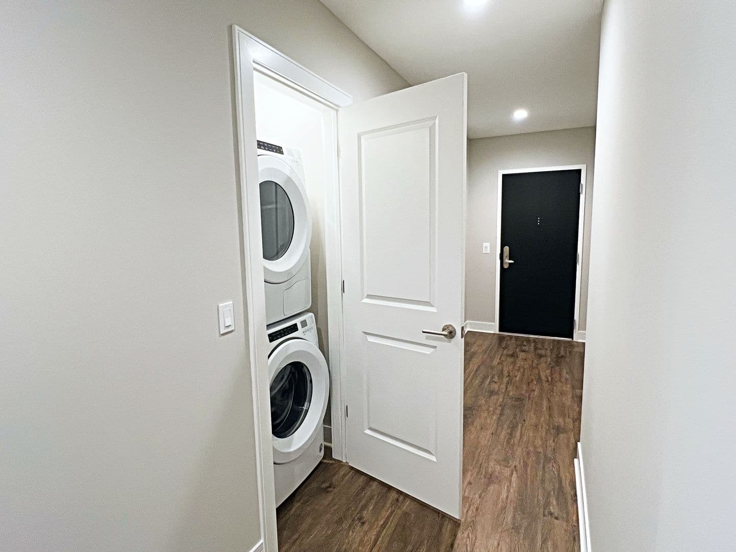 Chicago Apartment: 3817 - 45 N. BROADWAY ST