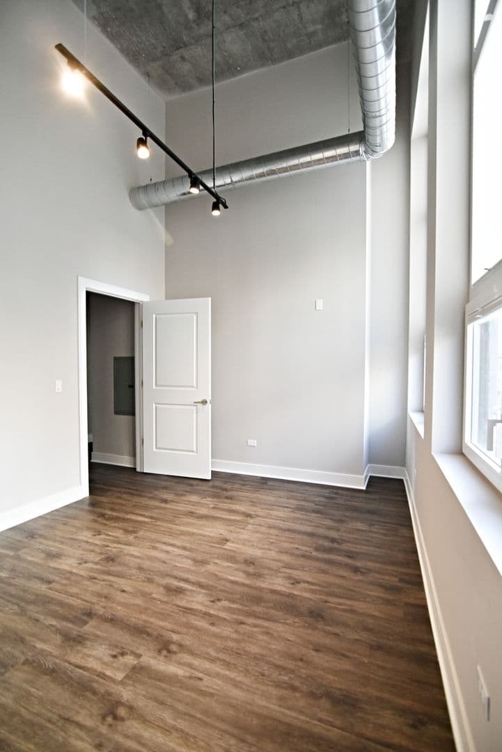 Chicago Apartment: 3817 - 45 N. BROADWAY ST