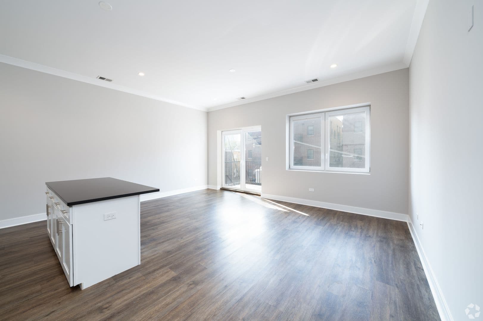Chicago Apartment: 927 W. Irving Park